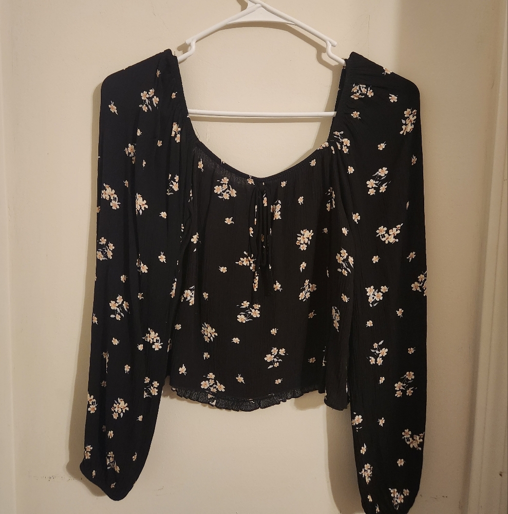 Black Floral Long-Sleeve Peasant Top
